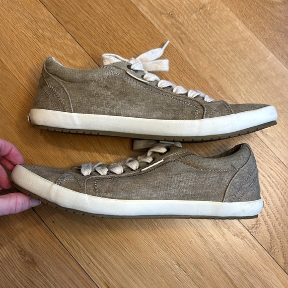 Taos Star Sneakers Khaki Comfort Shoes Size 8 - Picture 4 of 9